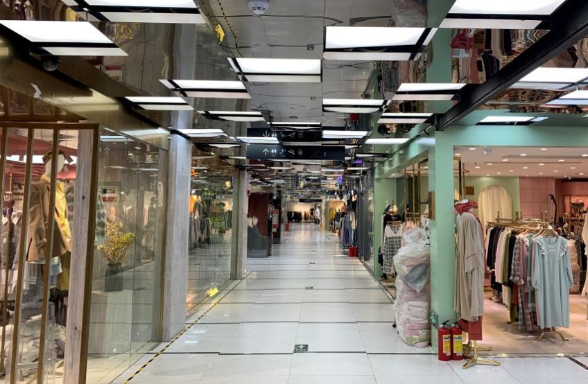 Guangzhou Railway Station Clothing Wholesale Cluster